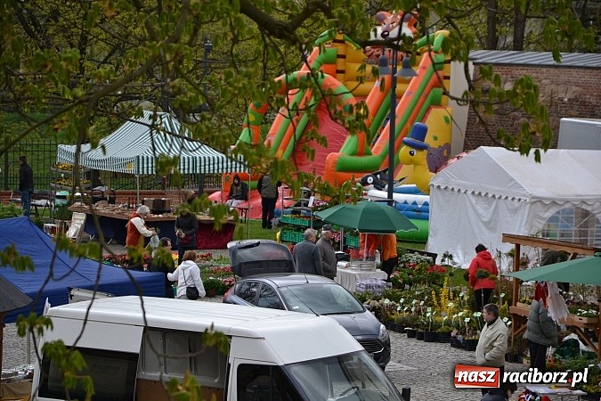 Zdjęcie w galerii na portalu naszraciborz.pl: III Zamkowy Jarmark kwiatów, żywności ekologicznej i rękodzieła już za nami wiadomości z regionu
