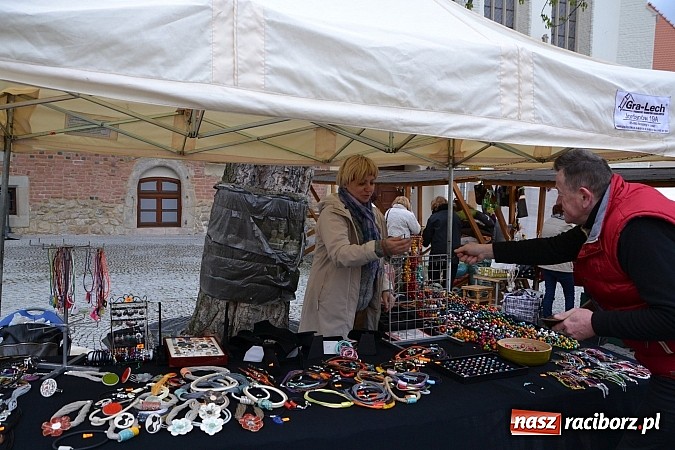 Zdjęcie w galerii na portalu naszraciborz.pl: III Zamkowy Jarmark kwiatów, żywności ekologicznej i rękodzieła już za nami wiadomości z regionu