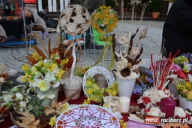 Zdjęcie w galerii na portalu naszraciborz.pl: III Zamkowy Jarmark kwiatów, żywności ekologicznej i rękodzieła już za nami wiadomości z regionu