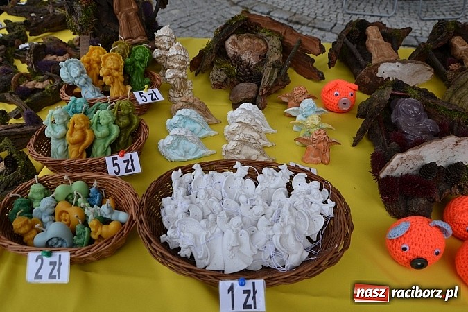 Zdjęcie w galerii na portalu naszraciborz.pl: III Zamkowy Jarmark kwiatów, żywności ekologicznej i rękodzieła już za nami wiadomości z regionu