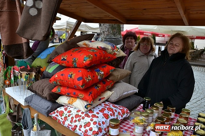 Zdjęcie w galerii na portalu naszraciborz.pl: III Zamkowy Jarmark kwiatów, żywności ekologicznej i rękodzieła już za nami wiadomości z regionu