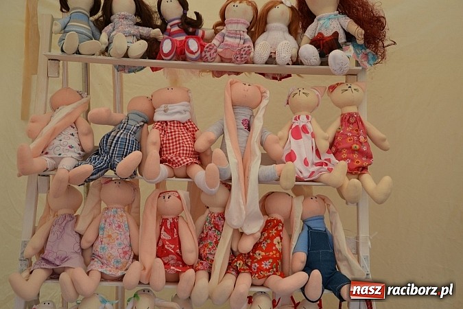 Zdjęcie w galerii na portalu naszraciborz.pl: III Zamkowy Jarmark kwiatów, żywności ekologicznej i rękodzieła już za nami wiadomości z regionu