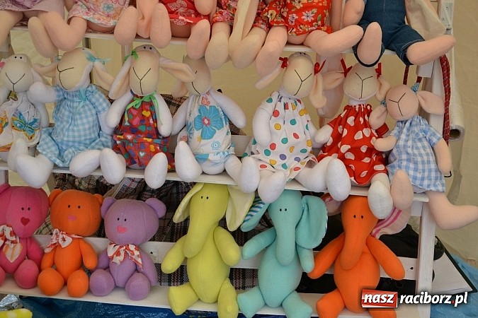 Zdjęcie w galerii na portalu naszraciborz.pl: III Zamkowy Jarmark kwiatów, żywności ekologicznej i rękodzieła już za nami wiadomości z regionu