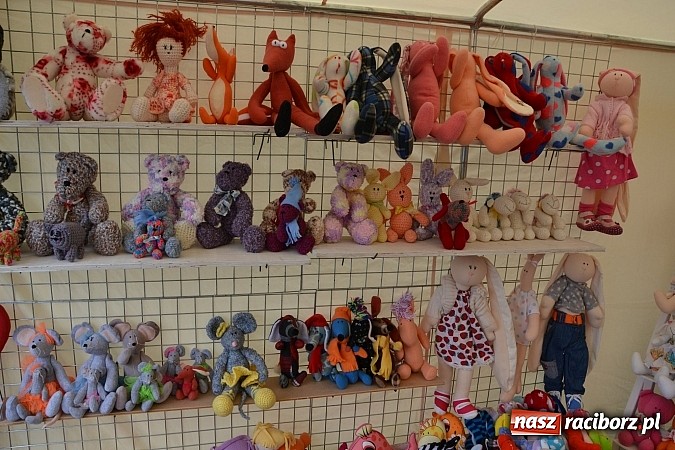 Zdjęcie w galerii na portalu naszraciborz.pl: III Zamkowy Jarmark kwiatów, żywności ekologicznej i rękodzieła już za nami wiadomości z regionu