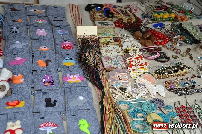 Zdjęcie w galerii na portalu naszraciborz.pl: III Zamkowy Jarmark kwiatów, żywności ekologicznej i rękodzieła już za nami wiadomości z regionu