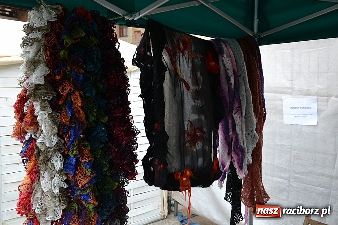 Zdjęcie w galerii na portalu naszraciborz.pl: III Zamkowy Jarmark kwiatów, żywności ekologicznej i rękodzieła już za nami wiadomości z regionu