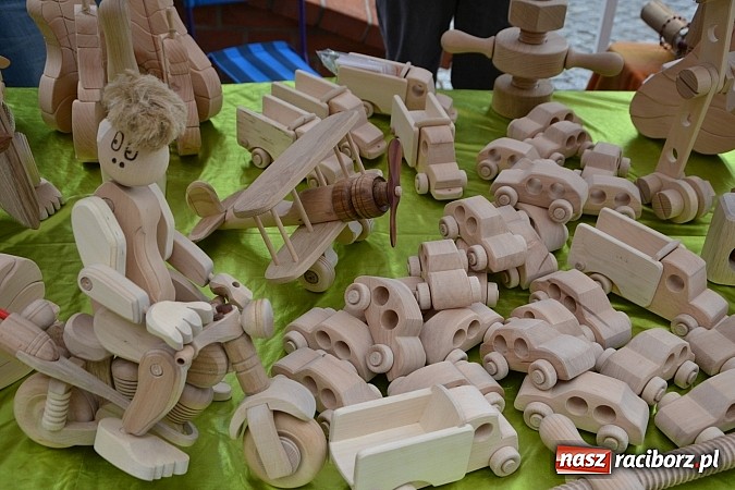 Zdjęcie w galerii na portalu naszraciborz.pl: III Zamkowy Jarmark kwiatów, żywności ekologicznej i rękodzieła już za nami wiadomości z regionu