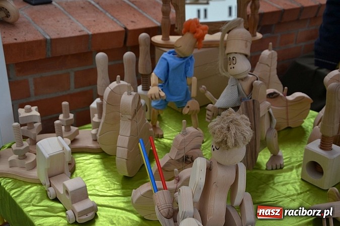 Zdjęcie w galerii na portalu naszraciborz.pl: III Zamkowy Jarmark kwiatów, żywności ekologicznej i rękodzieła już za nami wiadomości z regionu