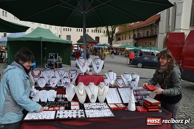 Zdjęcie w galerii na portalu naszraciborz.pl: III Zamkowy Jarmark kwiatów, żywności ekologicznej i rękodzieła już za nami wiadomości z regionu