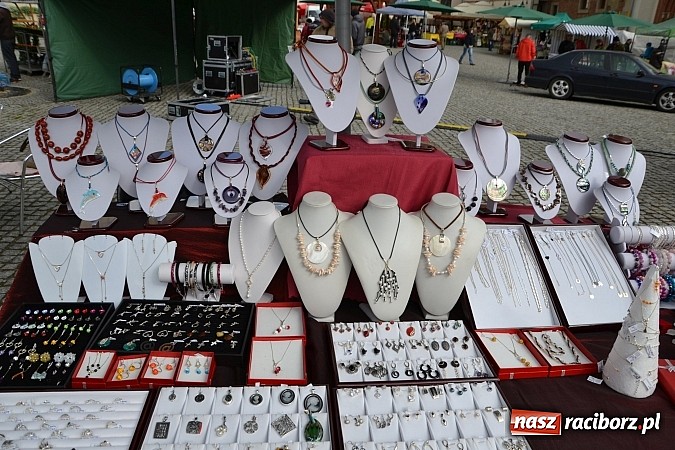 Zdjęcie w galerii na portalu naszraciborz.pl: III Zamkowy Jarmark kwiatów, żywności ekologicznej i rękodzieła już za nami wiadomości z regionu