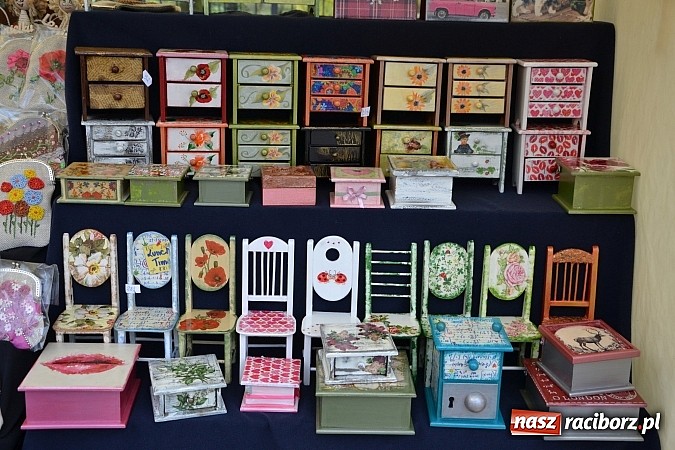 Zdjęcie w galerii na portalu naszraciborz.pl: III Zamkowy Jarmark kwiatów, żywności ekologicznej i rękodzieła już za nami wiadomości z regionu