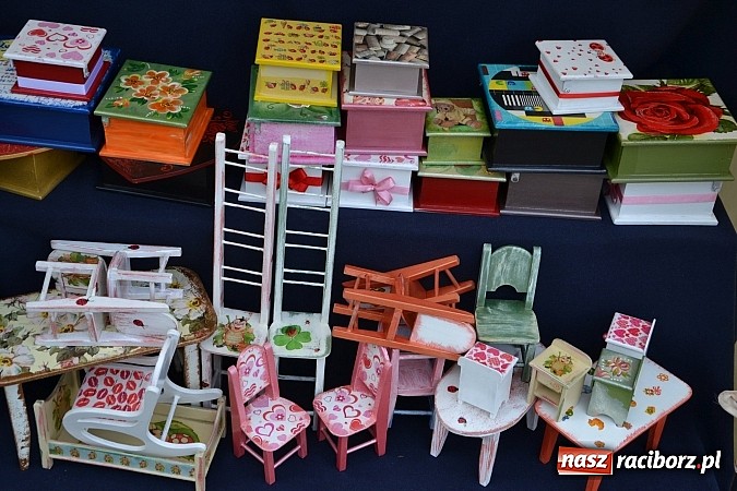 Zdjęcie w galerii na portalu naszraciborz.pl: III Zamkowy Jarmark kwiatów, żywności ekologicznej i rękodzieła już za nami wiadomości z regionu