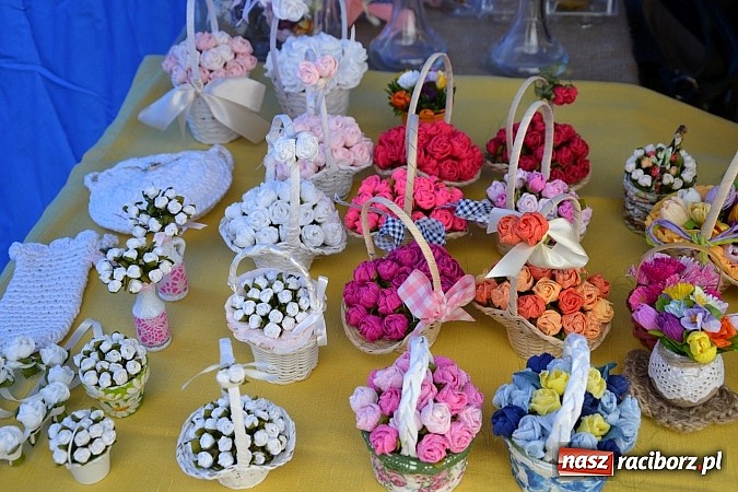 Zdjęcie w galerii na portalu naszraciborz.pl: III Zamkowy Jarmark kwiatów, żywności ekologicznej i rękodzieła już za nami wiadomości z regionu