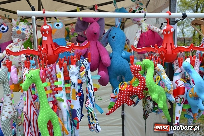 Zdjęcie w galerii na portalu naszraciborz.pl: III Zamkowy Jarmark kwiatów, żywności ekologicznej i rękodzieła już za nami wiadomości z regionu