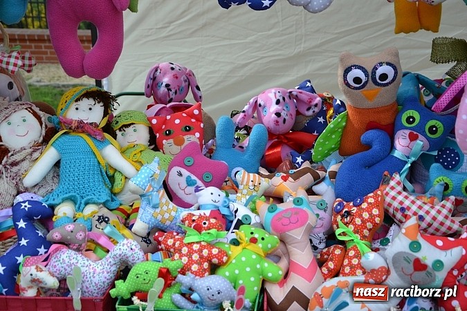 Zdjęcie w galerii na portalu naszraciborz.pl: III Zamkowy Jarmark kwiatów, żywności ekologicznej i rękodzieła już za nami wiadomości z regionu