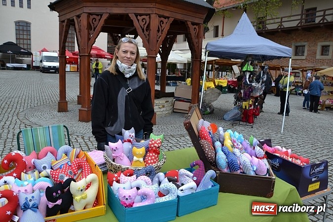Zdjęcie w galerii na portalu naszraciborz.pl: III Zamkowy Jarmark kwiatów, żywności ekologicznej i rękodzieła już za nami wiadomości z regionu