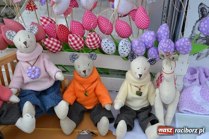 Zdjęcie w galerii na portalu naszraciborz.pl: III Zamkowy Jarmark kwiatów, żywności ekologicznej i rękodzieła już za nami wiadomości z regionu