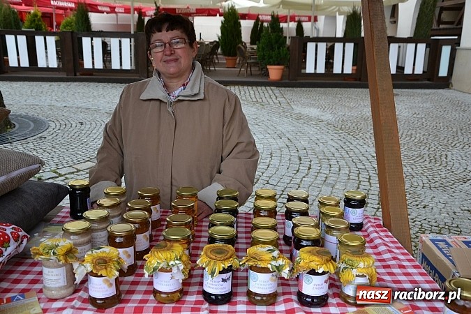 Zdjęcie w galerii na portalu naszraciborz.pl: III Zamkowy Jarmark kwiatów, żywności ekologicznej i rękodzieła już za nami wiadomości z regionu