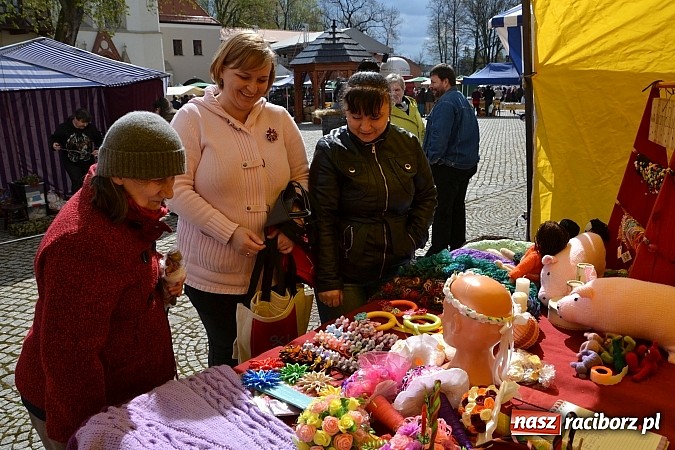 Zdjęcie w galerii na portalu naszraciborz.pl: III Zamkowy Jarmark kwiatów, żywności ekologicznej i rękodzieła już za nami wiadomości z regionu