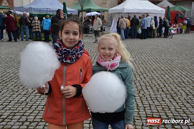 Zdjęcie w galerii na portalu naszraciborz.pl: III Zamkowy Jarmark kwiatów, żywności ekologicznej i rękodzieła już za nami wiadomości z regionu