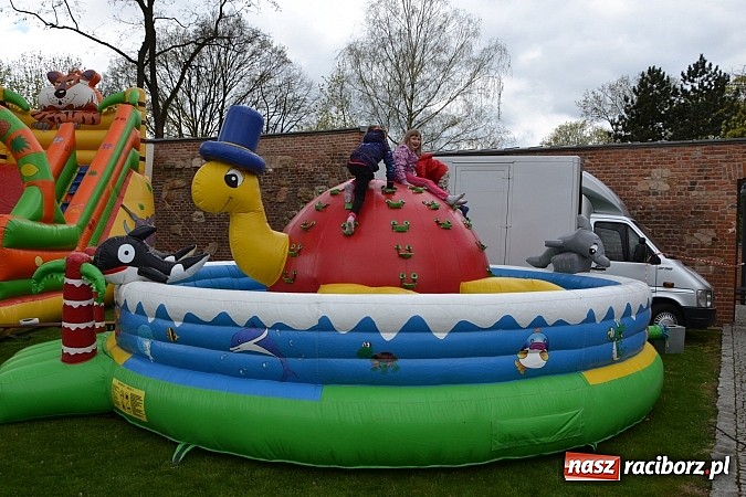 Zdjęcie w galerii na portalu naszraciborz.pl: III Zamkowy Jarmark kwiatów, żywności ekologicznej i rękodzieła już za nami wiadomości z regionu