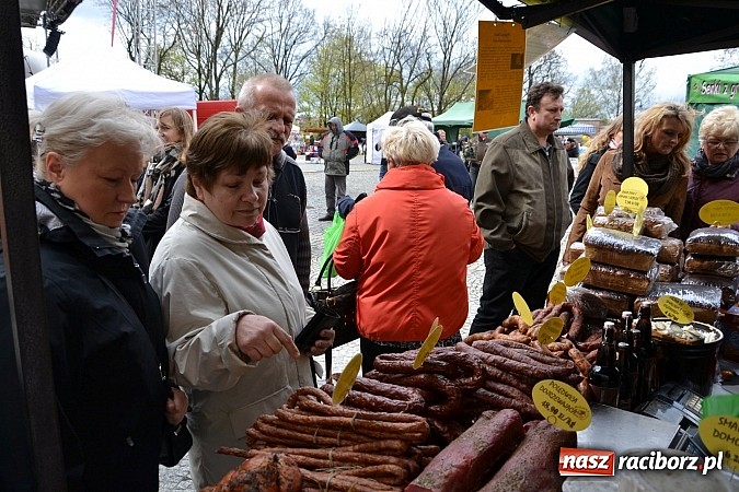 Zdjęcie w galerii na portalu naszraciborz.pl: III Zamkowy Jarmark kwiatów, żywności ekologicznej i rękodzieła już za nami wiadomości z regionu