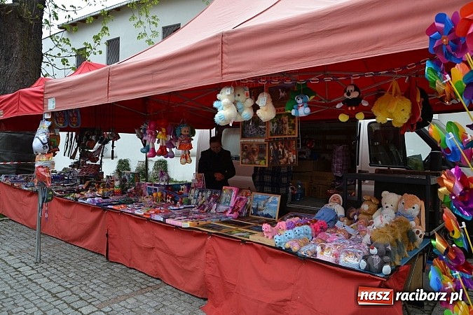 Zdjęcie w galerii na portalu naszraciborz.pl: III Zamkowy Jarmark kwiatów, żywności ekologicznej i rękodzieła już za nami wiadomości z regionu