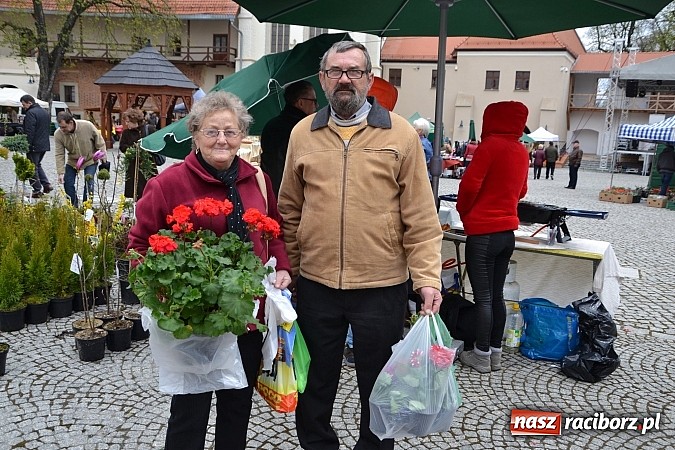 Zdjęcie w galerii na portalu naszraciborz.pl: III Zamkowy Jarmark kwiatów, żywności ekologicznej i rękodzieła już za nami wiadomości z regionu