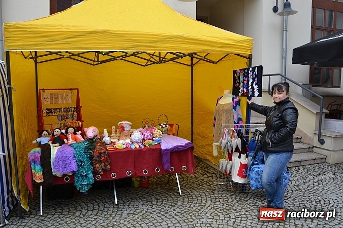 Zdjęcie w galerii na portalu naszraciborz.pl: III Zamkowy Jarmark kwiatów, żywności ekologicznej i rękodzieła już za nami wiadomości z regionu