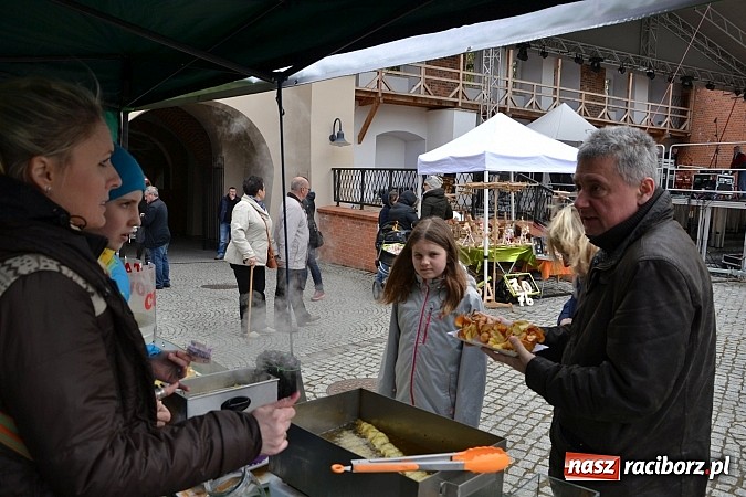 Zdjęcie w galerii na portalu naszraciborz.pl: III Zamkowy Jarmark kwiatów, żywności ekologicznej i rękodzieła już za nami wiadomości z regionu