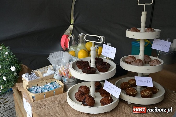 Zdjęcie w galerii na portalu naszraciborz.pl: III Zamkowy Jarmark kwiatów, żywności ekologicznej i rękodzieła już za nami wiadomości z regionu