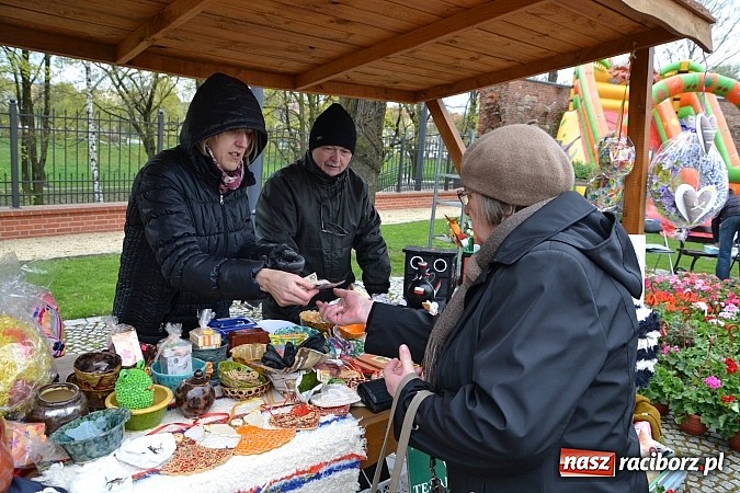 Zdjęcie w galerii na portalu naszraciborz.pl: III Zamkowy Jarmark kwiatów, żywności ekologicznej i rękodzieła już za nami wiadomości z regionu
