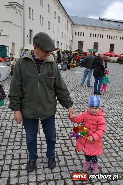 Zdjęcie w galerii na portalu naszraciborz.pl: III Zamkowy Jarmark kwiatów, żywności ekologicznej i rękodzieła już za nami wiadomości z regionu