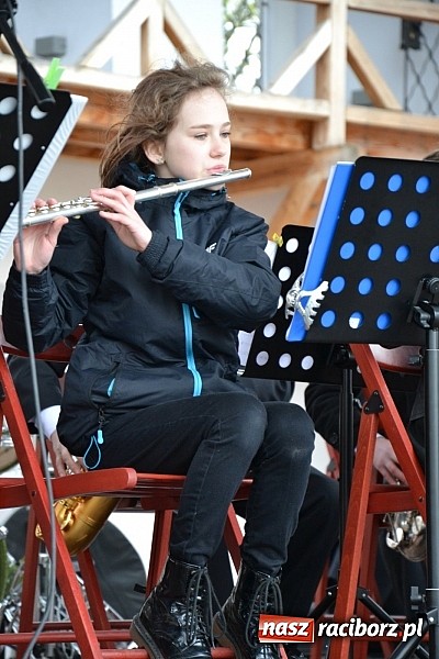 Zdjęcie w galerii na portalu naszraciborz.pl: III Zamkowy Jarmark kwiatów, żywności ekologicznej i rękodzieła już za nami wiadomości z regionu