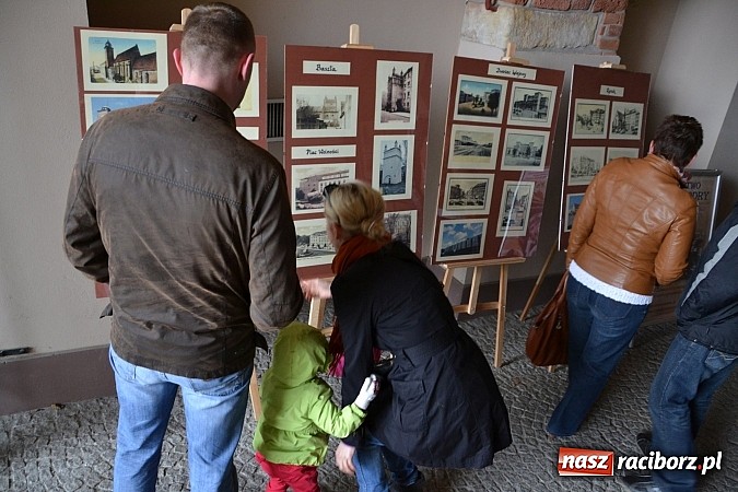 Zdjęcie w galerii na portalu naszraciborz.pl: III Zamkowy Jarmark kwiatów, żywności ekologicznej i rękodzieła już za nami wiadomości z regionu
