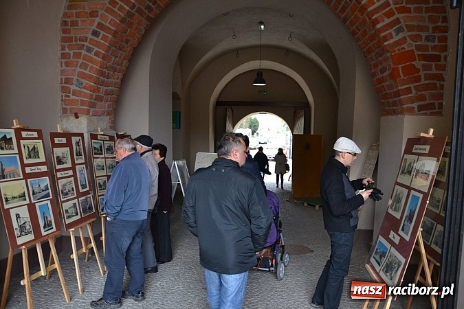 Zdjęcie w galerii na portalu naszraciborz.pl: III Zamkowy Jarmark kwiatów, żywności ekologicznej i rękodzieła już za nami wiadomości z regionu