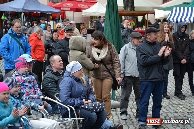 Zdjęcie w galerii na portalu naszraciborz.pl: III Zamkowy Jarmark kwiatów, żywności ekologicznej i rękodzieła już za nami wiadomości z regionu