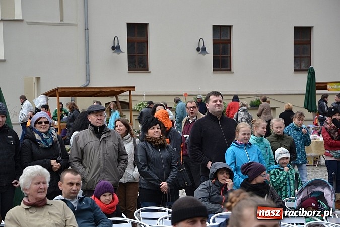 Zdjęcie w galerii na portalu naszraciborz.pl: III Zamkowy Jarmark kwiatów, żywności ekologicznej i rękodzieła już za nami wiadomości z regionu
