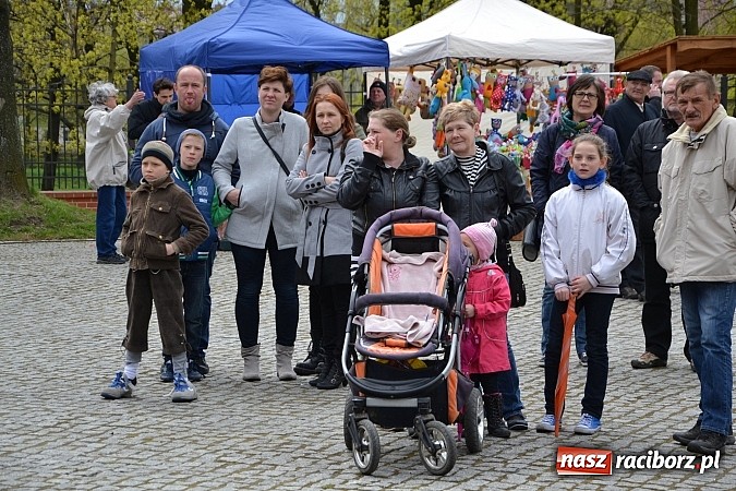 Zdjęcie w galerii na portalu naszraciborz.pl: III Zamkowy Jarmark kwiatów, żywności ekologicznej i rękodzieła już za nami wiadomości z regionu