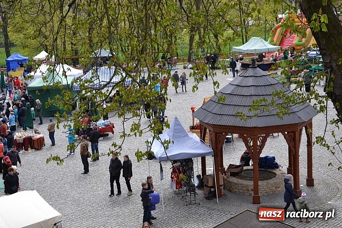 Zdjęcie w galerii na portalu naszraciborz.pl: III Zamkowy Jarmark kwiatów, żywności ekologicznej i rękodzieła już za nami wiadomości z regionu