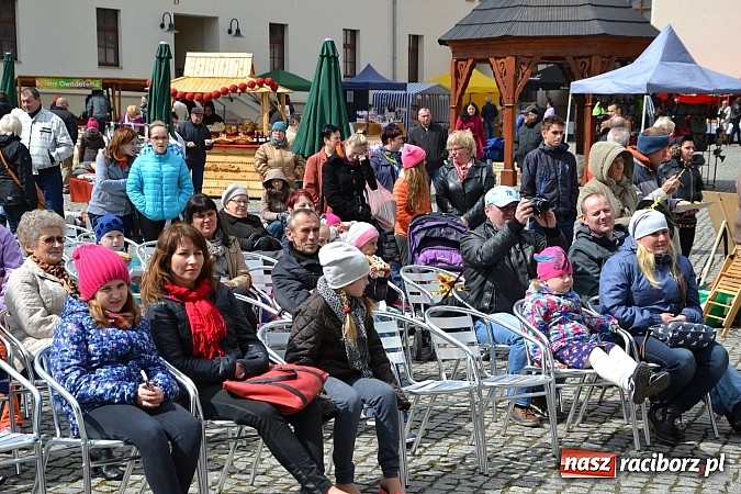 Zdjęcie w galerii na portalu naszraciborz.pl: III Zamkowy Jarmark kwiatów, żywności ekologicznej i rękodzieła już za nami wiadomości z regionu