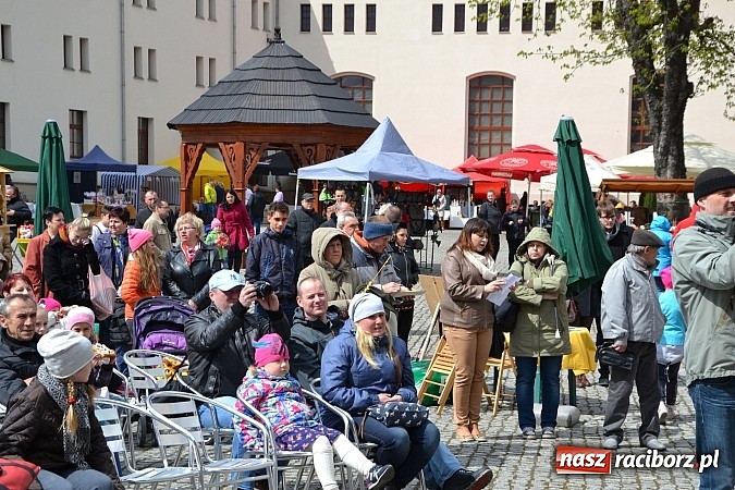 Zdjęcie w galerii na portalu naszraciborz.pl: III Zamkowy Jarmark kwiatów, żywności ekologicznej i rękodzieła już za nami wiadomości z regionu