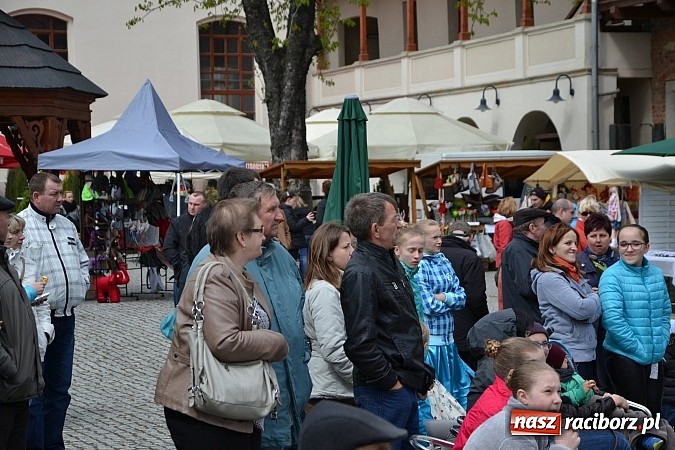Zdjęcie w galerii na portalu naszraciborz.pl: III Zamkowy Jarmark kwiatów, żywności ekologicznej i rękodzieła już za nami wiadomości z regionu