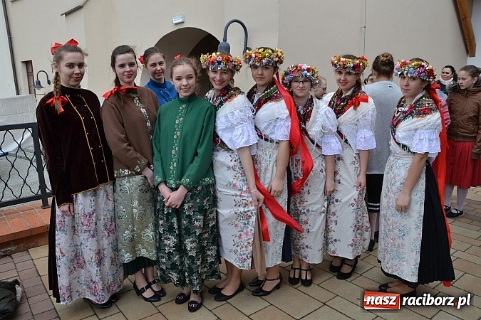 Zdjęcie w galerii na portalu naszraciborz.pl: III Zamkowy Jarmark kwiatów, żywności ekologicznej i rękodzieła już za nami wiadomości z regionu