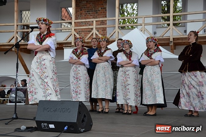 Zdjęcie w galerii na portalu naszraciborz.pl: III Zamkowy Jarmark kwiatów, żywności ekologicznej i rękodzieła już za nami wiadomości z regionu