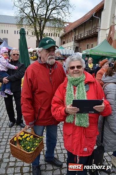 Zdjęcie w galerii na portalu naszraciborz.pl: III Zamkowy Jarmark kwiatów, żywności ekologicznej i rękodzieła już za nami wiadomości z regionu