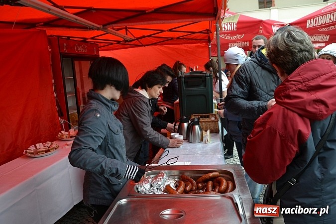 Zdjęcie w galerii na portalu naszraciborz.pl: III Zamkowy Jarmark kwiatów, żywności ekologicznej i rękodzieła już za nami wiadomości z regionu