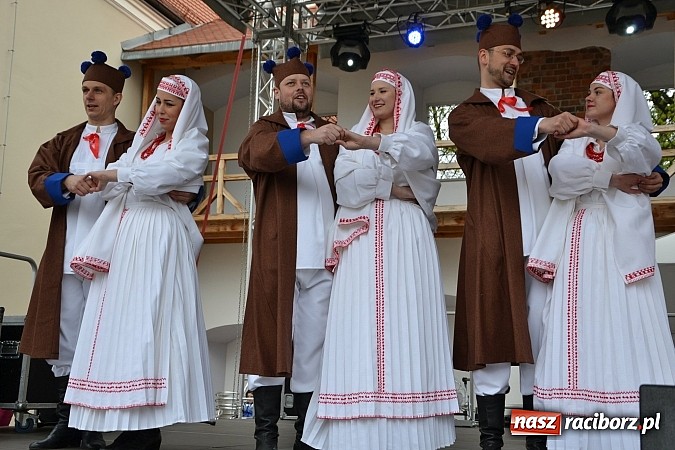 Zdjęcie w galerii na portalu naszraciborz.pl: III Zamkowy Jarmark kwiatów, żywności ekologicznej i rękodzieła już za nami wiadomości z regionu
