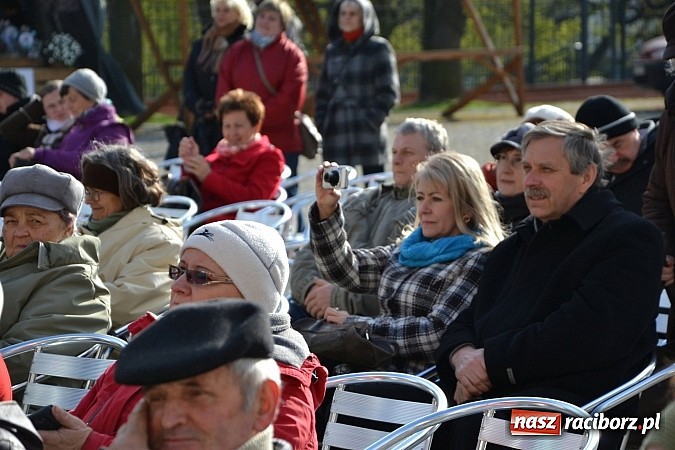 Zdjęcie w galerii na portalu naszraciborz.pl: III Zamkowy Jarmark kwiatów, żywności ekologicznej i rękodzieła już za nami wiadomości z regionu