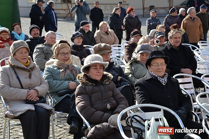 Zdjęcie w galerii na portalu naszraciborz.pl: III Zamkowy Jarmark kwiatów, żywności ekologicznej i rękodzieła już za nami wiadomości z regionu
